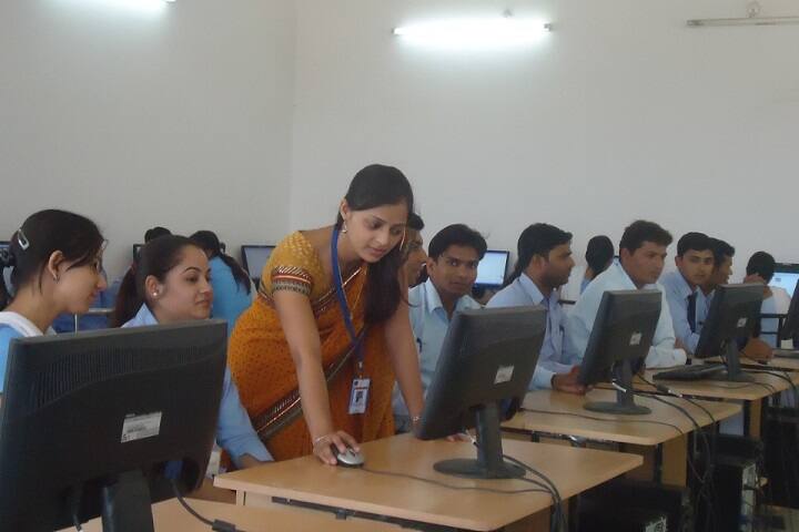 Sri Radha Krishan Degree College campus in Agra, Uttar Pradesh, India — photo 3