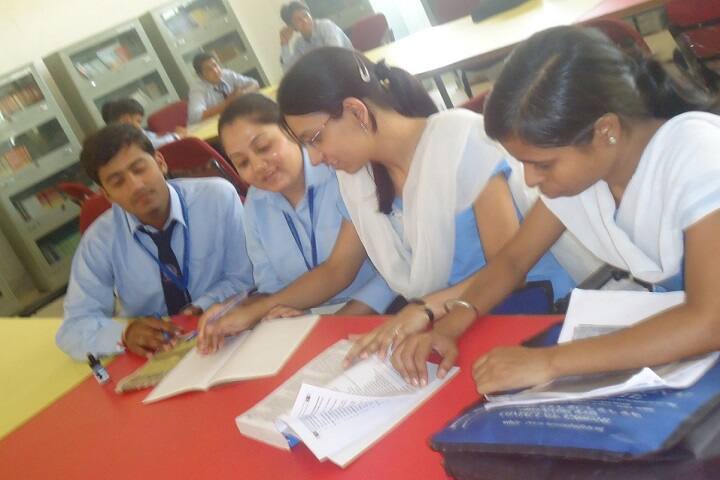 Sri Radha Krishan Degree College campus in Agra, Uttar Pradesh, India — photo 6