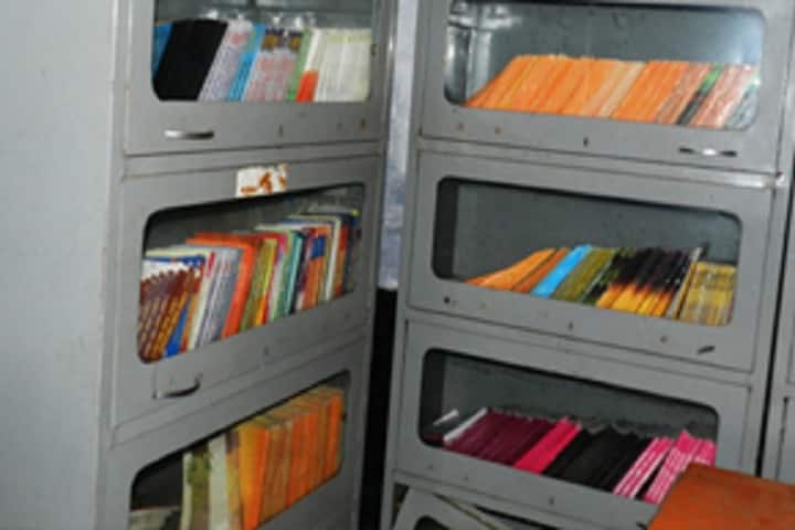 Ramdulari Bachhulal Jaiswal Mahavidyalaya campus in Nawabganj, Uttar Pradesh, India — photo 2