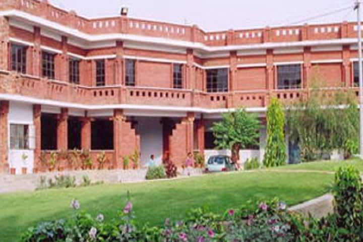 RAI Teacher's Training College campus in Hathras, Uttar Pradesh, India — photo 1