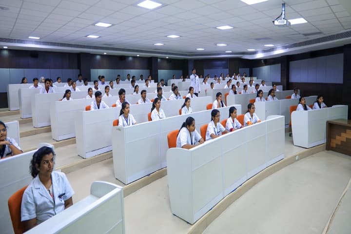 Navodaya Dental College campus in Raichur, Karnataka, India — photo 6