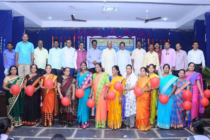 SVM Arts and Commerce Women's College campus in Bagalkot, Karnataka, India — photo 5
