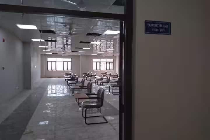 Maharshi Vashishtha Autonomous State Medical College campus in Basti, Uttar Pradesh, India — photo 2