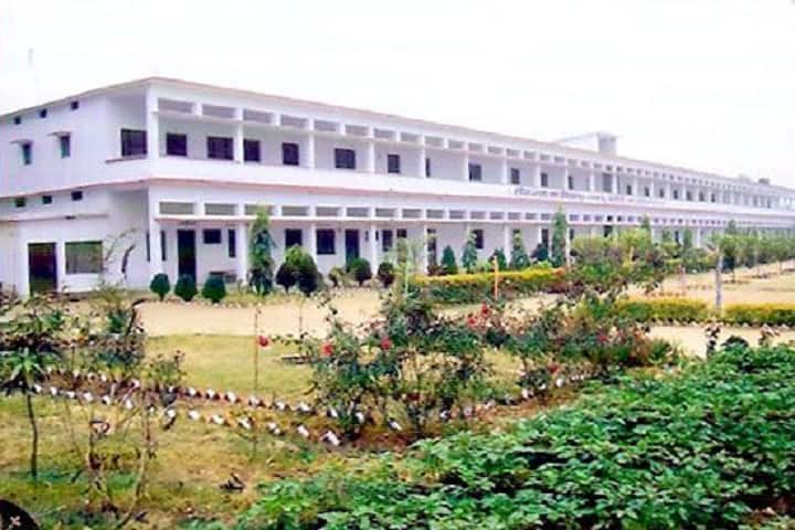 Loknath Mahavidyalaya campus in Chandauli, Uttar Pradesh, India — photo 1