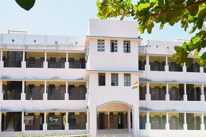 Jamal Mohamed College of Teacher Education campus in Tiruchirappalli, Tamil Nadu, India — photo 1