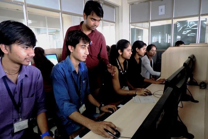 ARPIT Institute of Engineering and Technology campus in Rajkot, Gujarat, India — photo 3