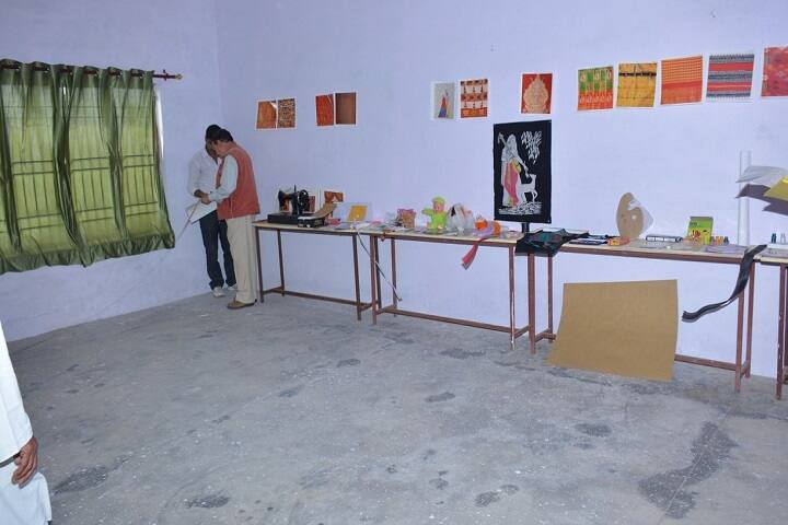 Gulkandi Lalaram Degree College campus in Mathura, Uttar Pradesh, India — photo 4