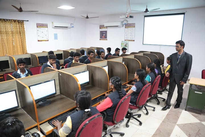 Nadar Saraswathi College of Engineering and Technology campus in Theni, Tamil Nadu, India — photo 3