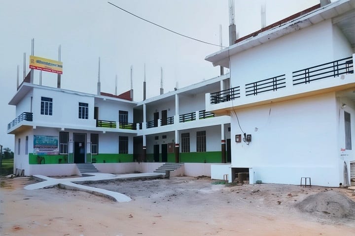 Smt Reeta Chandra Saxena Memorial College campus in Reengus, Rajasthan, India — photo 1