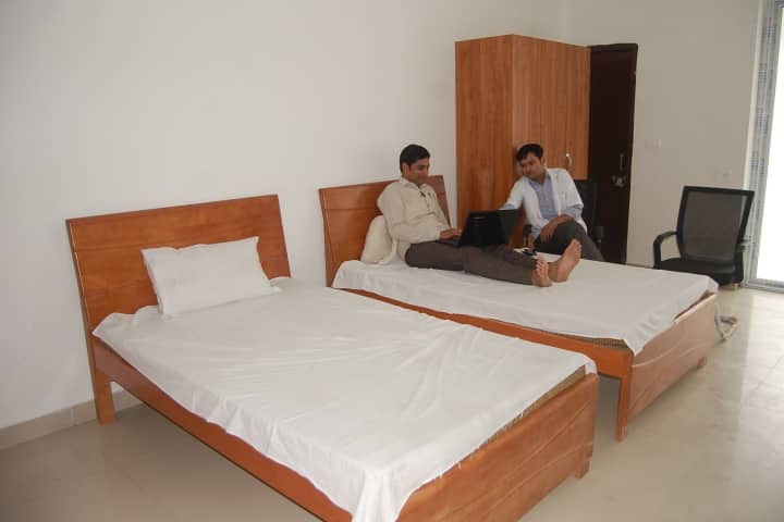GS Medical College and Hospital campus in Pilkhuwa, Uttar Pradesh, India — photo 5