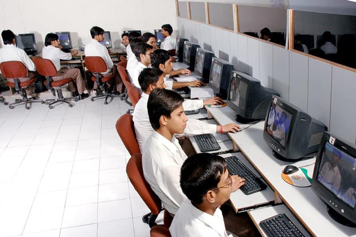 RD Engineering College campus in Ghaziabad, Uttar Pradesh, India — photo 2