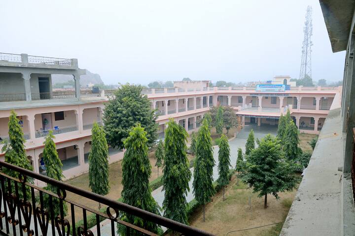 Shree Chavo Veero Girls PG College campus in Jhunjhunu, Rajasthan, India — photo 3