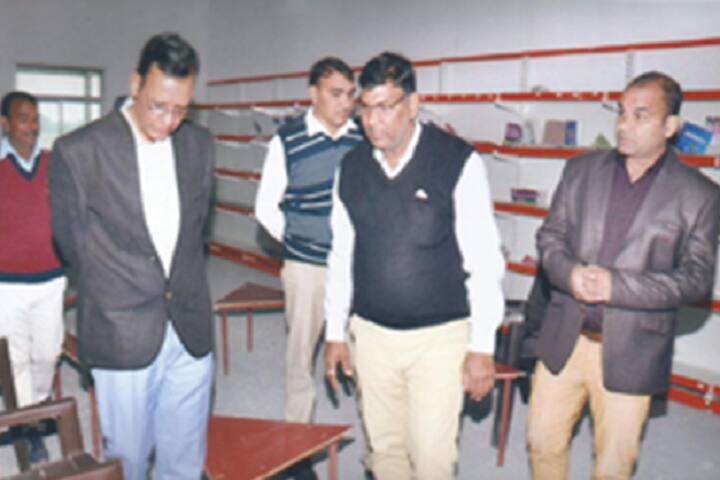 Savitri Devi Mahila Mahavidyalaya campus in Jhunjhunu, Rajasthan, India — photo 5