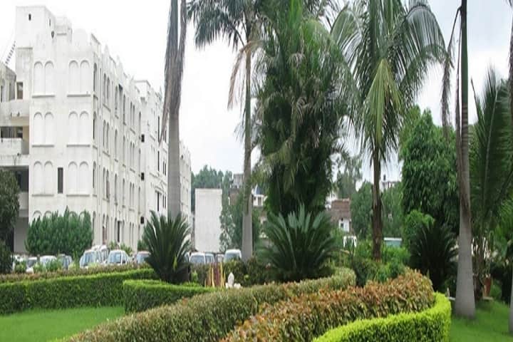 Modern Dental College and Research Centre campus in Indore, Madhya Pradesh, India — photo 1