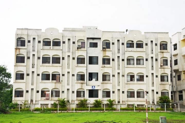 Modern Dental College and Research Centre campus in Indore, Madhya Pradesh, India — photo 2