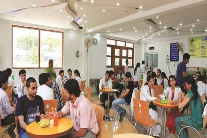 Era's Lucknow Medical College and Hospital campus in Lucknow, Uttar Pradesh, India — photo 5