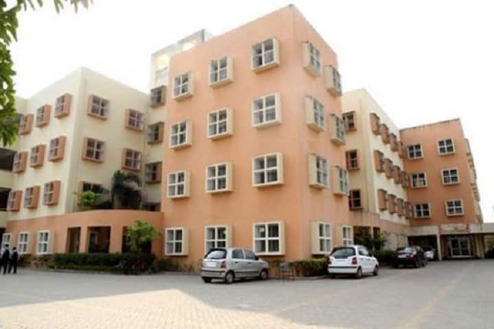 Naran Lala College of Commerce and Management campus in Navsari, Gujarat, India — photo 1