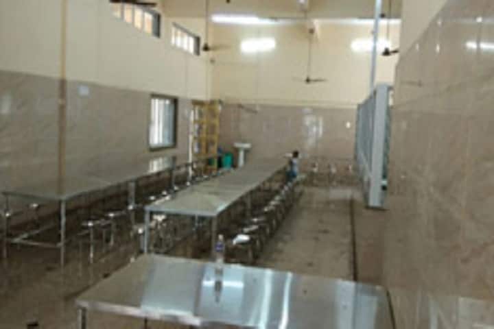 Shree Halari Visa Oswal College of Commerce campus in Mumbai, Maharashtra, India — photo 3