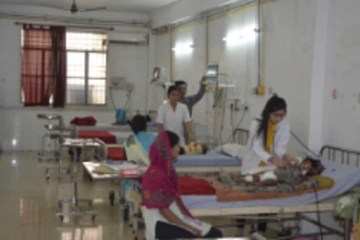 Career Institute of Medical Sciences and Hospital campus in Ghaila, Uttar Pradesh, India — photo 4