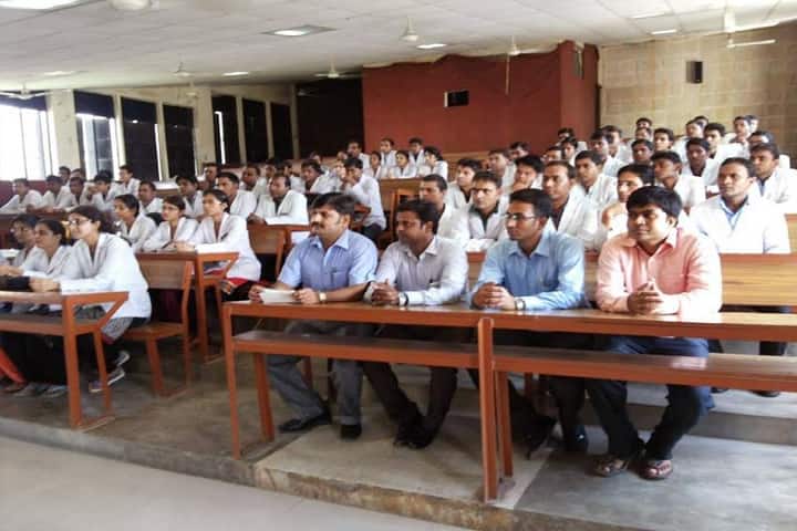 BRD Medical College Gorakhpur campus in Gorakhpur, Uttar Pradesh, India — photo 2