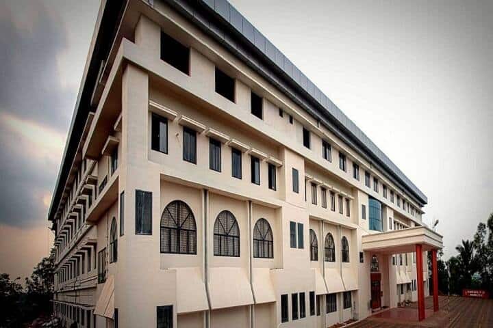 Malabar Dental College and Research Centre campus in Vattamkulam, Kerala, India — photo 1