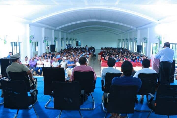 Malabar Dental College and Research Centre campus in Vattamkulam, Kerala, India — photo 2