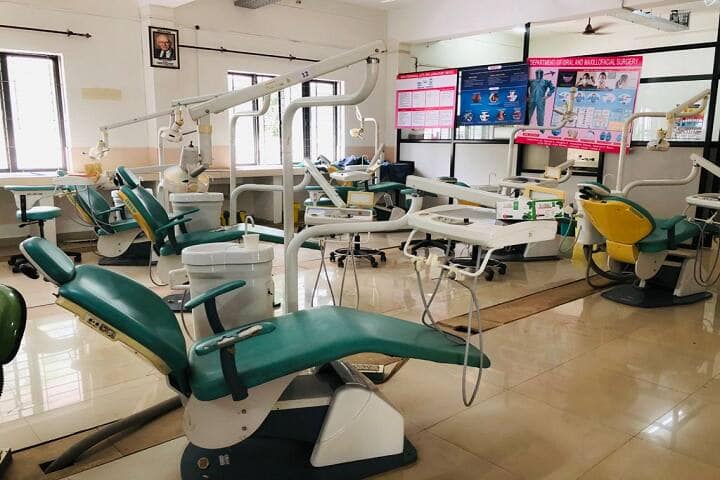 Malabar Dental College and Research Centre campus in Vattamkulam, Kerala, India — photo 4