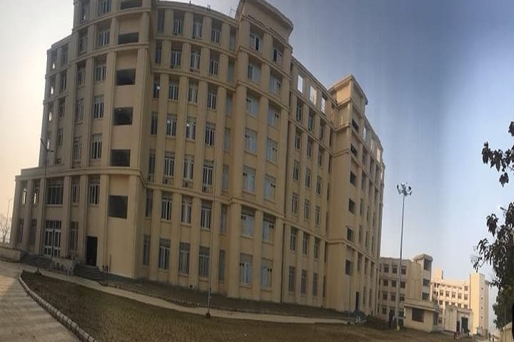 Madhav Prasad Tripathi Medical College and Hospital campus in Siddharthnagar, Uttar Pradesh, India — photo 2