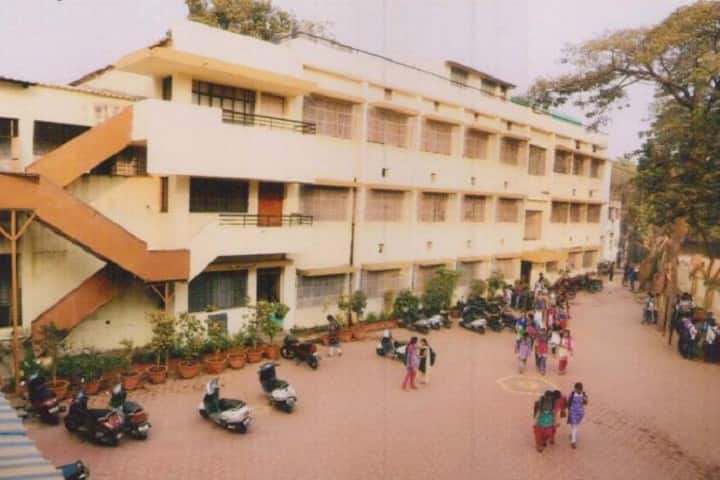 Dattajirao Kadam Arts Science and Commerce College campus in Ichalkaranji, Maharashtra, India — photo 1