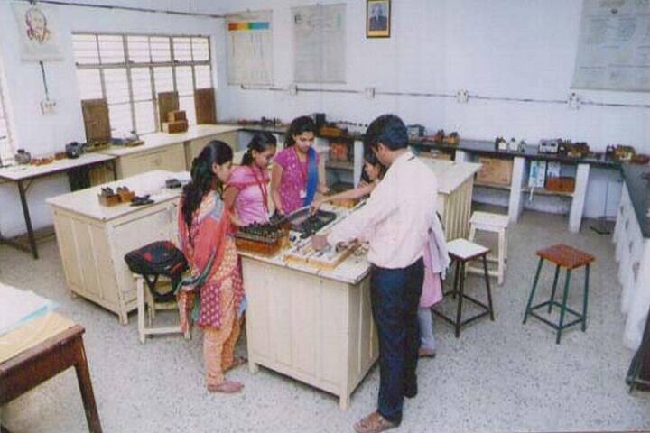 Dattajirao Kadam Arts Science and Commerce College campus in Ichalkaranji, Maharashtra, India — photo 4