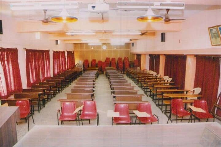 Dattajirao Kadam Arts Science and Commerce College campus in Ichalkaranji, Maharashtra, India — photo 5