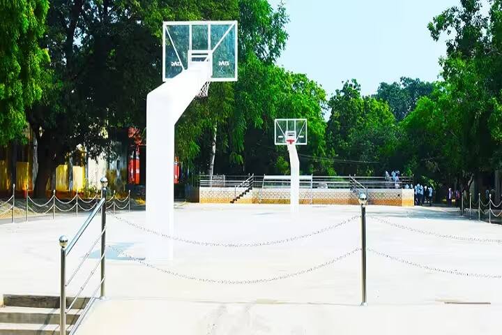 St John's College campus in Tirunelveli, Tamil Nadu, India — photo 3