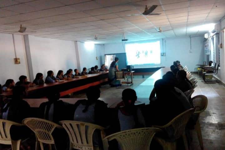 Singareni Collieries Womens Degree and PG College campus in Kothagudem, Telangana, India — photo 3