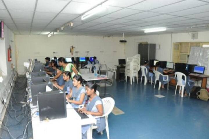 Singareni Collieries Womens Degree and PG College campus in Kothagudem, Telangana, India — photo 4