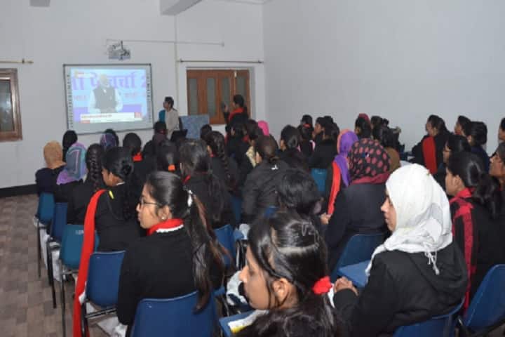 Chandrakanti Ramawati Devi Arya Mahila PG College campus in Gorakhpur, Uttar Pradesh, India — photo 5
