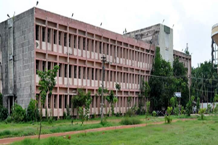 Arignar Anna Government Arts and Science College campus in Puducherry, India — photo 1