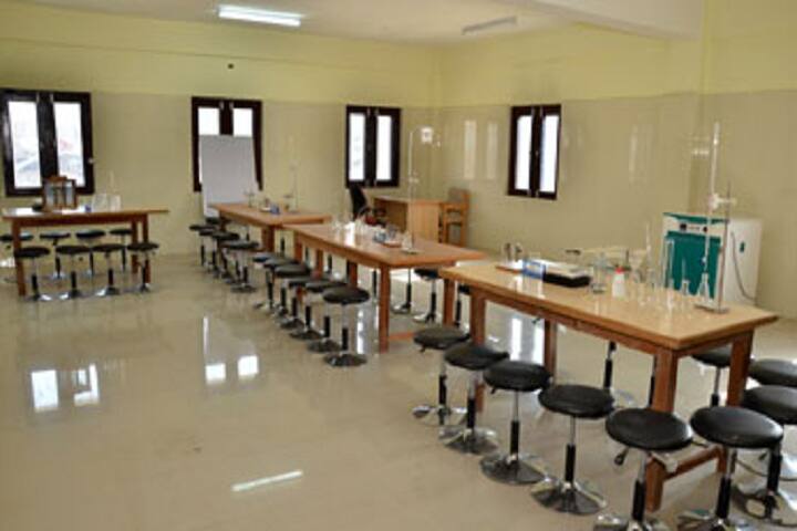 Government Polytechnic College campus in Budgam, Jammu and Kashmir, India — photo 4