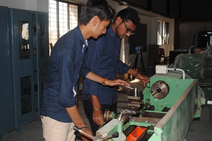 Smt Shantaben Haribhai Gajera Engineering College campus in Amreli, Gujarat, India — photo 5