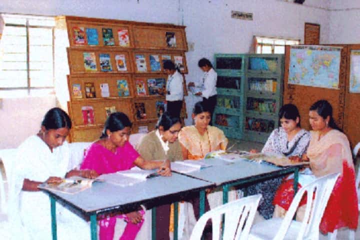 Smt Vatsalabai Naik Mahila Mahavidyalaya campus in Pusad, Maharashtra, India — photo 4