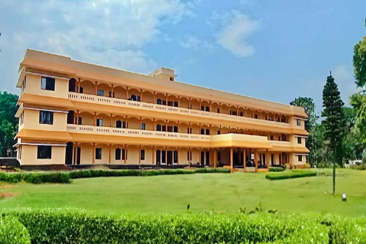 Sree Narayana Guru College of Advanced Studies campus in Nangiarkulangara, Kerala, India — photo 2