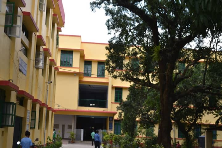 Hooghly Women's College campus in Hooghly, West Bengal, India — photo 1