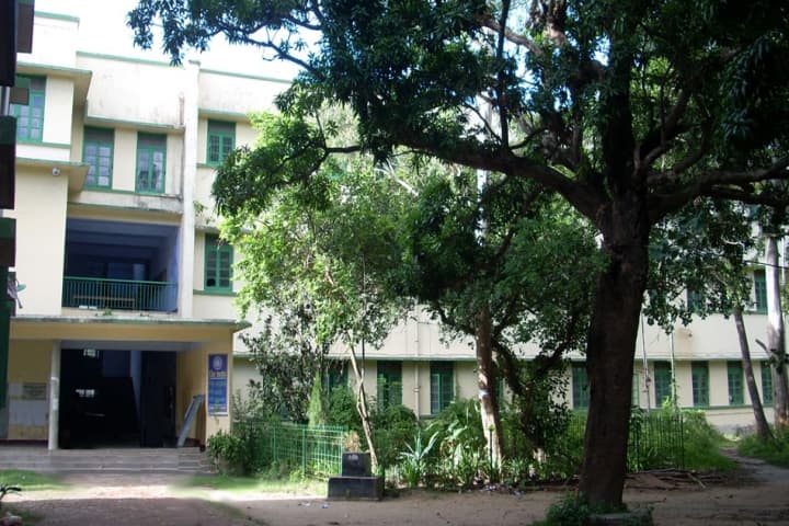 Hooghly Women's College campus in Hooghly, West Bengal, India — photo 2