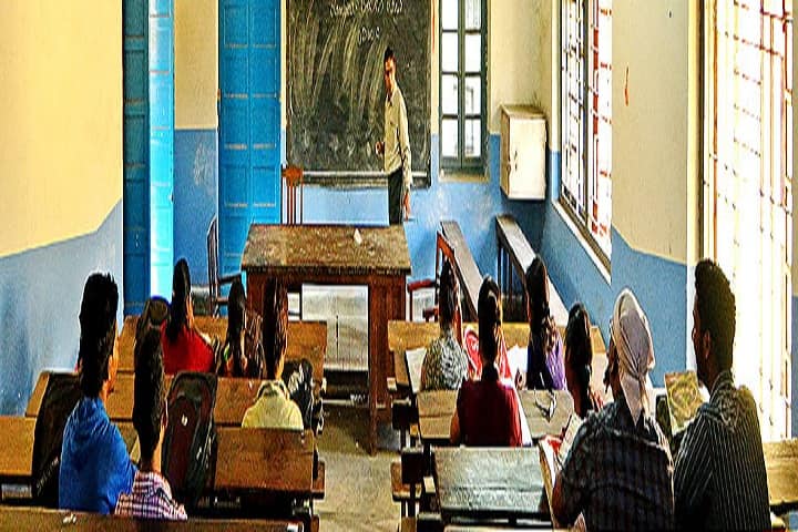 Vivekananda College campus in Kolkata, West Bengal, India — photo 4