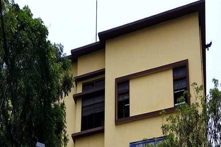 Maharaja Manindra Chandra College campus in Kolkata, West Bengal, India — photo 6