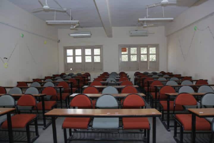 Faculty of Business Administration campus in Ahmedabad, Gujarat, India — photo 4