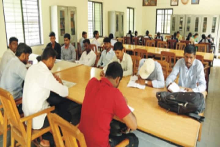 Solapur Zilla Samaj Seva Mandal's Santosh Bhimrao Patil Arts Commerce and Science College campus in Mandrup, Maharashtra, India — photo 4