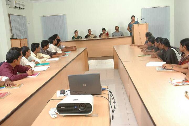 Rajiv Gandhi College for PG and Professional Studies campus in Rajahmundry, Andhra Pradesh, India — photo 2