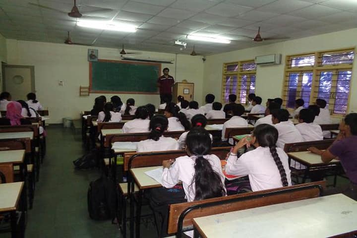 Shree Dhanvantary Pharmacy College campus in Surat, Gujarat, India — photo 3