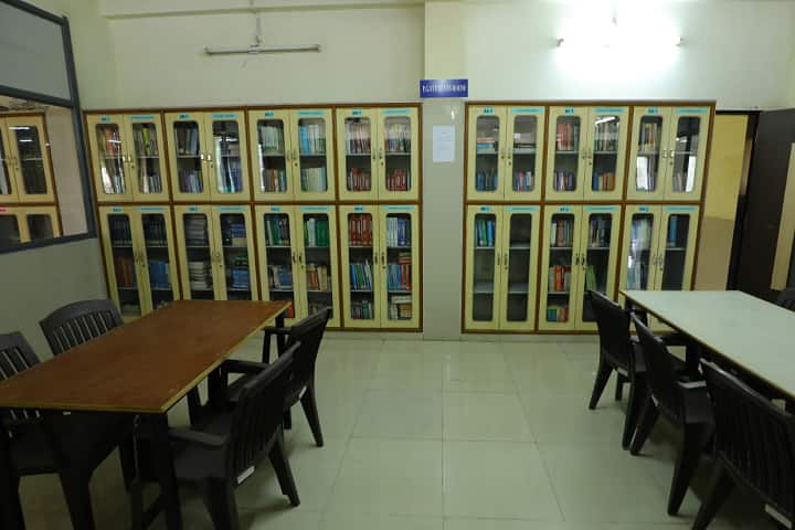 Shree Dhanvantary Pharmacy College campus in Surat, Gujarat, India — photo 6