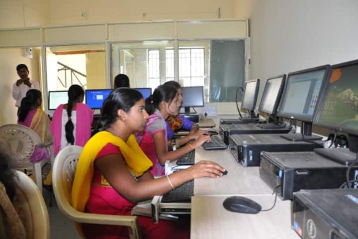 Prof Sambhajirao Kadam College campus in Satara, Maharashtra, India — photo 2